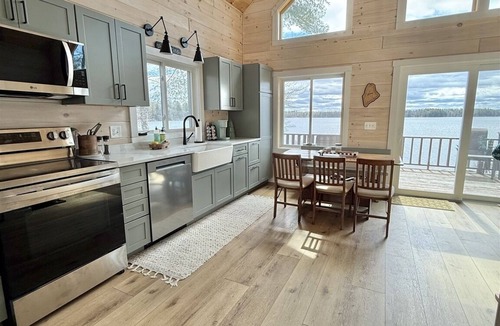 South Casco Cottage | SANDY BEACH ON THOMAS POND
