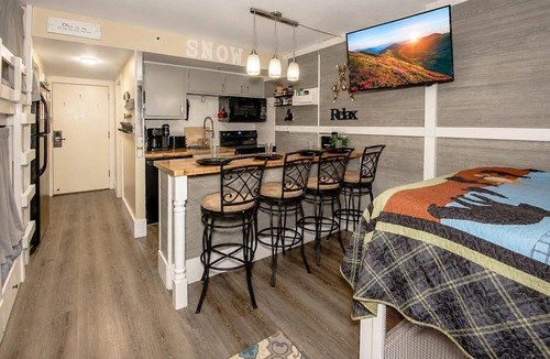 Snowshoe Condo | SC 2209 | Summer Serenity, Mountain Charm & Poolside Fun