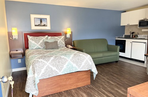 Eastward Look Hotel | Scarborough Beach Motel