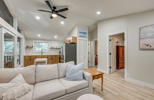 Tolland House | Screened Porch w/Lake View! Tolland Family Haven