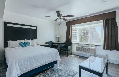 Morro Bay Hotel | Sea Air Inn & Suites - Downtown - Restaurant Row