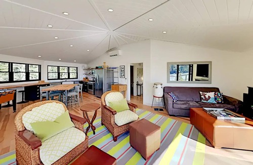Sebascodegan Island House | Sea Forever Waterfront, Dog-Friendly, Seasonal Dock, EV charger, 12min Brunswick