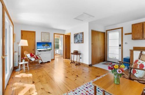 Waldoboro House | Sea Heather Cottage: Sunny Waterfront Escape for N