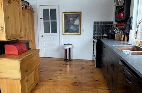 Stonington House | *Sea Snug* - Well Decorated, In-town Cape