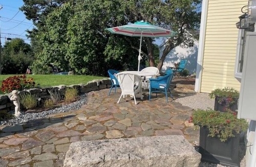 Stonington House | *Sea Snug* - Well Decorated, In-town Cape