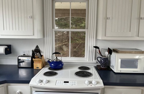 Vinalhaven House | Sea Spray Cottage on Old Harbor