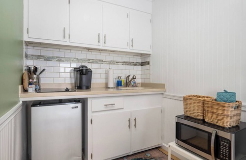 Ocean Pines Cottage | Seabreeze Cottage at the Inn on Turville Creek