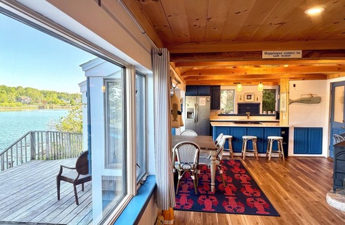 Spruce Head House | Seabreeze Cove Waterfront Cottage