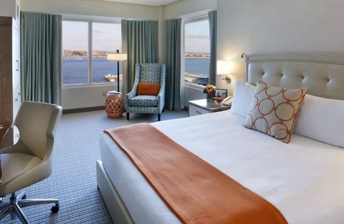 Seaport District Hotel | Seaport Boston | King Harborview Suite | Harborwalk, Attractions, Logan Access
