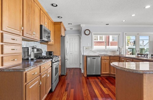 Branford House | Seaside Serenity: 4BR Waterfront Gem in Branford – 5-Star Rated!