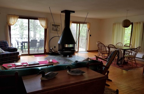Kents Hill Cabin | Secluded 3-Bedroom Cabin on Echo Lake