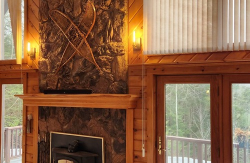 Jaffrey Cabin | Secluded 4-bedroom Log Cabin with Mt. Monadnock views. with AC