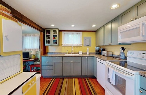 Ellsworth Cabin | Secluded lakefront cottage great views, dock & boat launch