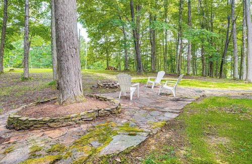 Walkersville Cabin | Secluded Lodge Stay: Day Trip to Audra State Park!
