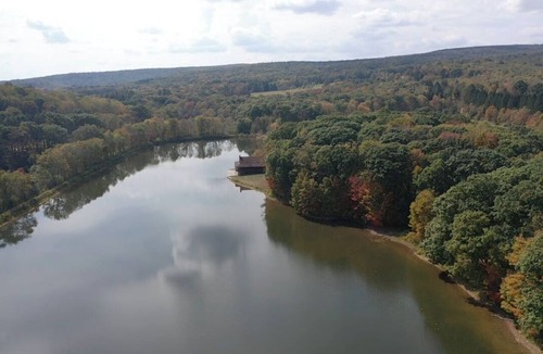 Jefferson Township House | Secluded Luxury Lakehouse | Private Lake | Near Seven Spring | Sleeps 8