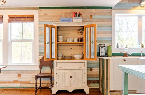 Danbury Cottage | Secluded Mountaintop Cottage on 10 Acres
