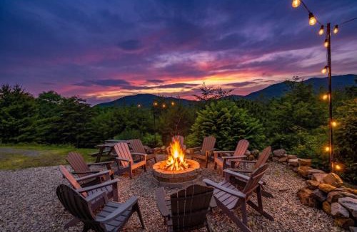 South Fork Ski Chalet | Secluded Retreat Endless Mtn Views Rushing Stream