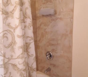 Oak Park Bed & Breakfast | Secret Garden Inn & Cottages