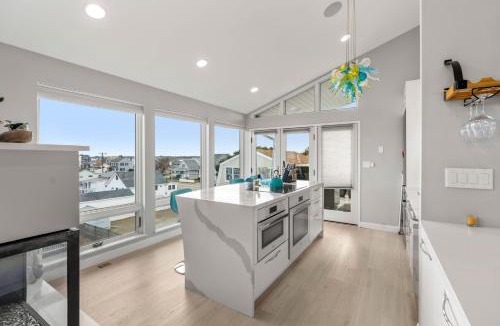 Salisbury House | Serendipity Beach Retreat Entire House