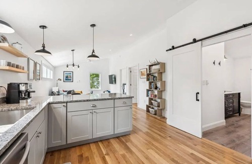 Yarmouth Apartment | Serene 2-bedroom apartment with AC in charming Yarmouth
