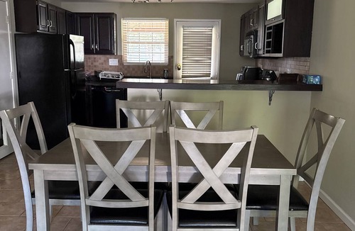 Columbia House | Serene 4-bedroom house with AC in charming Columbia