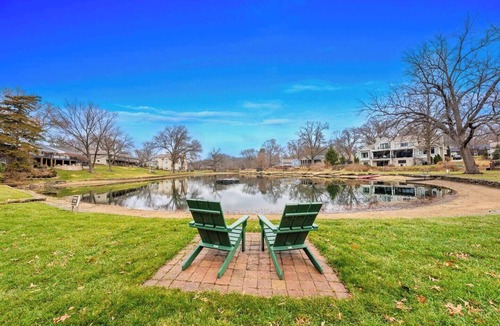 Leawood House | Serene 4BR Lake House in Upscale Leawood