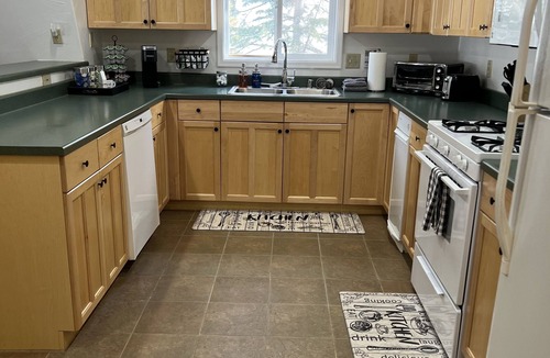 Meadow View Heights Cabin | Serene Cabin Retreat Near National Parks & Outdoor Recreational Destinations
