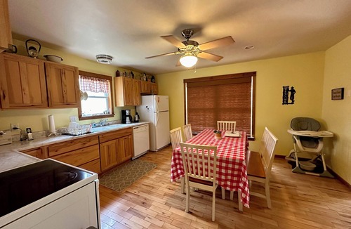 Renick Cabin | Serene, Cozy Cabin Nestled on the Greenbrier River Trail.
