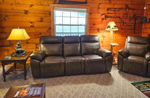 Procious House | Serene Mountain Retreat on 40 Acres w/Fire Pit!