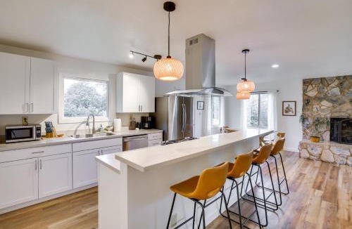 Palmer House | Serene Palmer Home: Walk to Downtown & Riverfront!