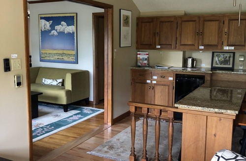 Ames House | Serene rural accommodations minutes away from Ames and Iowa State University
