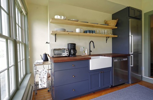 Addison Cottage | Serene, sun splashed cottage