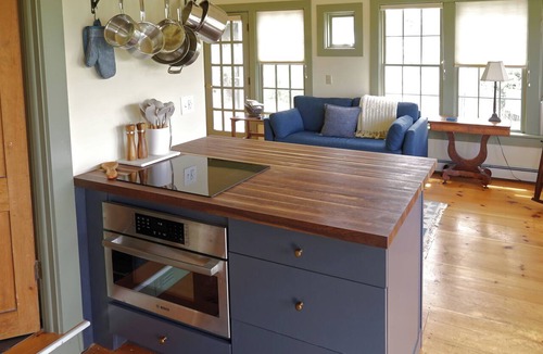 Addison Cottage | Serene, sun splashed cottage