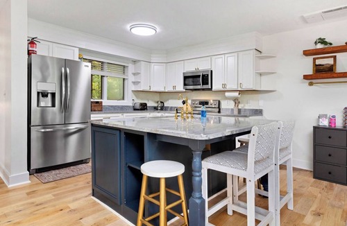 Chestnut Springs House | Serene Wintergreen Retreat, Nestled in the Trees