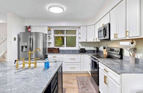 Chestnut Springs House | Serene Wintergreen Retreat, Nestled in the Trees