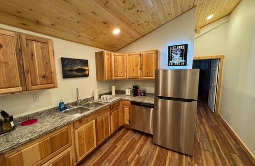 Cordova Apartment | Serenity Adventures - Sunnyside Bunkhouse