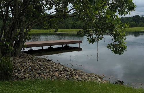 Somerdale House | Serenity by The Pond is a spacious 3 bedroom only 5 minutes from Atwood Lake.