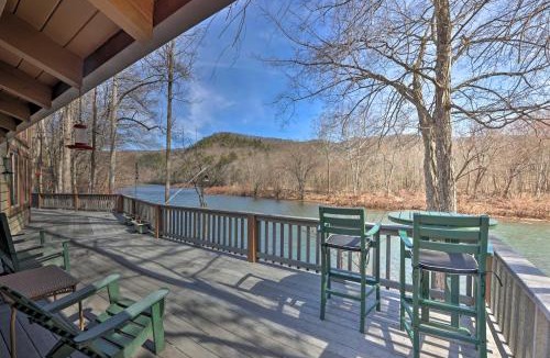 Lewisburg House | 'Serenity on the River' Luxe Lewisburg Cabin!