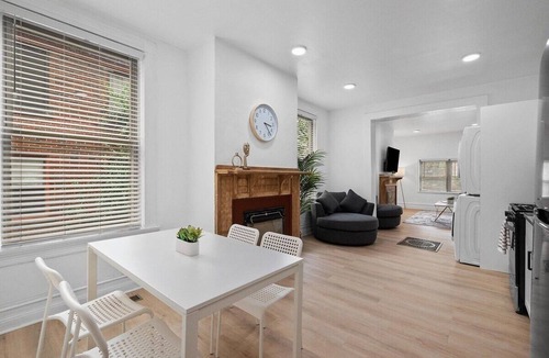 Shadyside Apartment | Shadyside/Central @1 Spacious and Modern 1Bdr with Free Parking