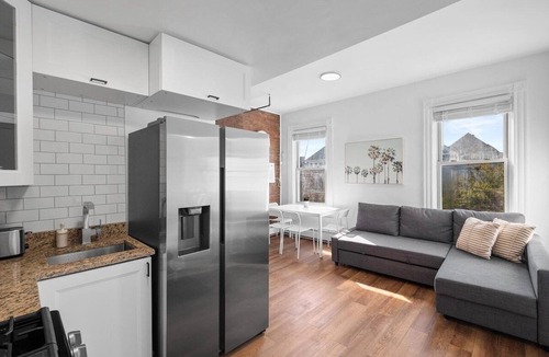 Shadyside Apartment | Shadyside, Pittsburgh, Modern and Bright 1 Bedroom with Free Parking