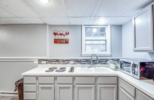 Shawnee Apartment | Shawnee Vacation Rental ~ 11 Mi to Kansas City!