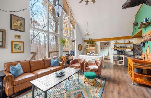 The Woods House | Shenandoah Valley Cabin - Hot Tub & Barrel Sauna
