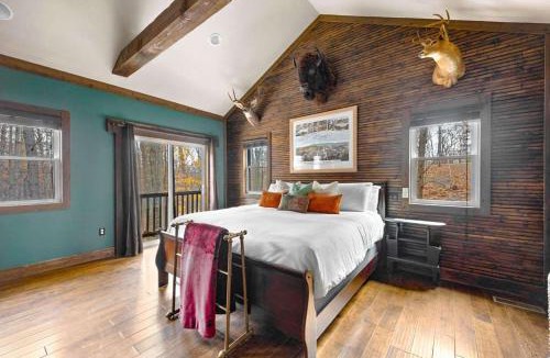 The Woods House | Shenandoah Valley Cabin - Hot Tub & Barrel Sauna