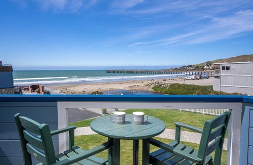 Cayucos Hotel | Shoreline Inn.on the beach