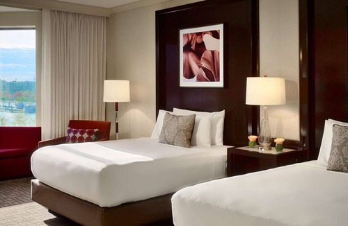 Downtown Baltimore Hotel | Short Distance From The Well-Known Sites! Near The Paramount Baltimore