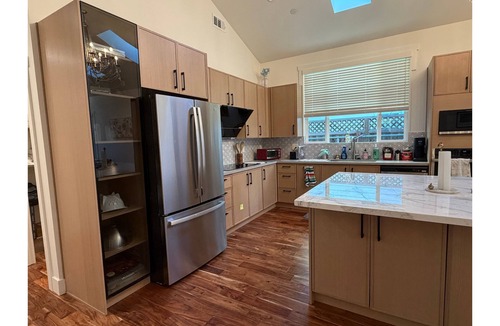 Mountain View House | Silicon Valley Estate – Steps from Rengstorff Park