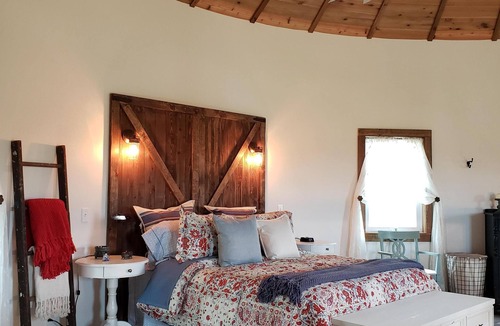 Ste Genevieve House | Silo Farm Haus- located in the heart of wine country!