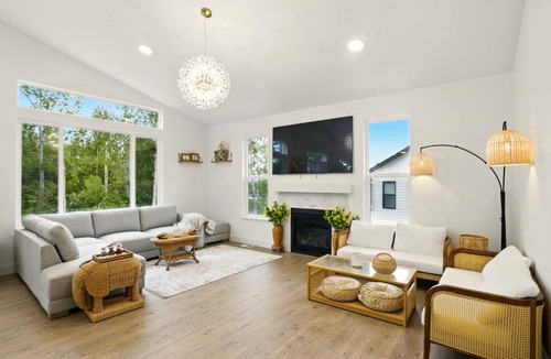 Sand Lake House | SINGLE HOUSE 17- New build-beautiful lake view-5 beds 12 sleeping