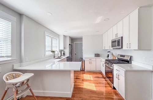 Hunnewell Hill House | SJ2 - Spacious 6-bedroom home in welcoming Newton - 15 Min to Boston!