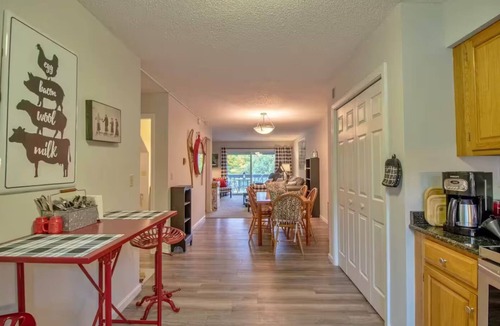 East Burke Condo | Ski-in Condo on Mountain Woodstove/Hot Tub Access
